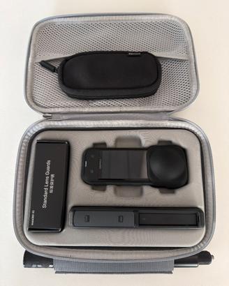 Insta360 X5 Essential Bundle - pari al nuovo