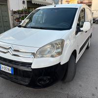furgone Berlingo passo lungo