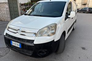 furgone Berlingo passo lungo