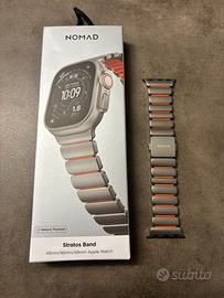 Nomad Stratos Band in Titanio naturale apple ultra