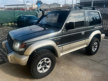mitsubishi pajero v20