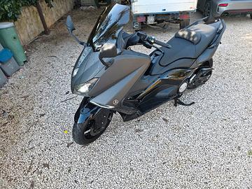YAMAHA T MAX 530