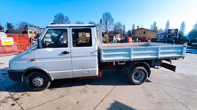 Iveco Daily 35E12A – doppia cabina