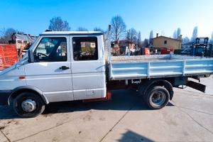 Iveco Daily 35E12A – doppia cabina