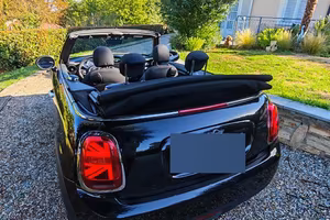 Mini cabrio nera English Flag