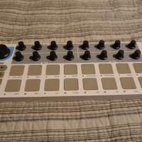 Arturia beatstep midi controller 