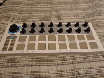 Arturia beatstep midi controller 
