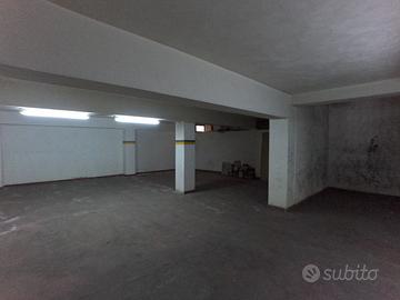 Locale artigianale in buone condizioni