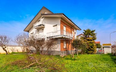 VILLA INDIPENDENTE con GIARDINO e MAGAZZINO - Fava