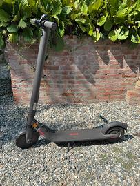 Monopattino Segway Ninebot E25E
