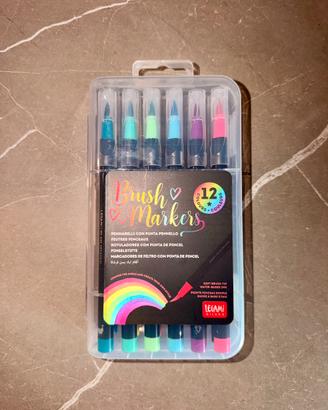 LEGAMI pennarelli brushes nuovi!