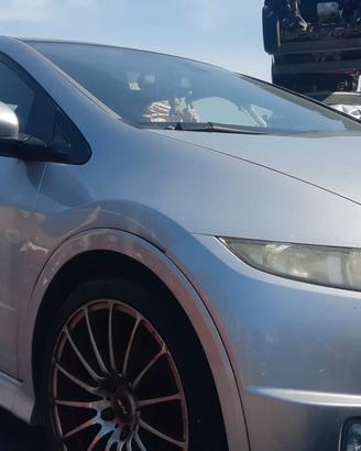 honda civic   s type  per pezzi di ricambio