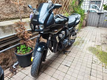Yamaha Fazer 600 Nera