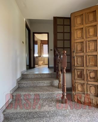 Casa singola piano unico con ampio giardino