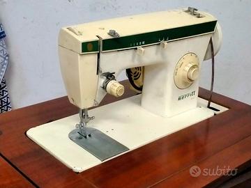Macchina per cucire Merritt 547 con mobiletto.