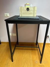 Scrivania/tavolo da bar  con sedia