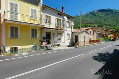 4 LOCALI A GUALDO TADINO