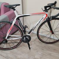 Bici  in carbonio +rullo smart Élite turbomuin