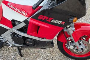 Kawasaki GPz 600 R