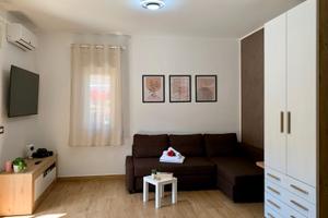 Monolocale di 30 mq con terrazza, affitti mensili