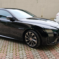 Jaguar XE 180 s R-Dinamic