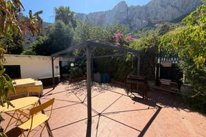 Villa di 170 m² con 5 locali e box auto a Palermo