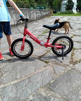 bici senza pedali con freni