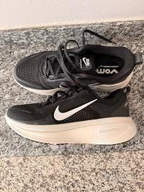 NIKE VOMERO