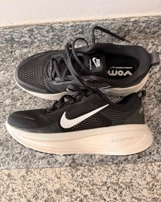NIKE VOMERO