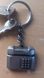 Portachiavi vintage a forma di telefono fisso
