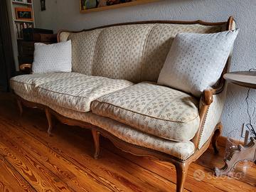 Divano e due poltrone