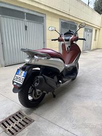 Piaggio Beverly 350 - 2012