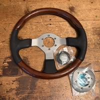 Volante MOMO originale in legno – NUOVO