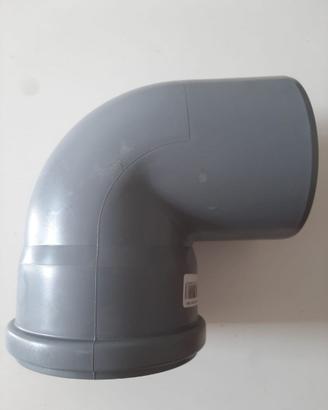 RACCORDO A GOMITO IN PVC 110 MM