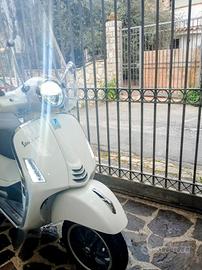 FULL OPTIONAL VESPA 300GTS SUPER