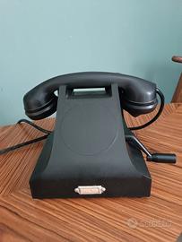 Telefono in bachelite a manovella
