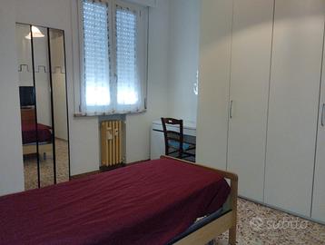 Camera 15 mq uso singola in appartamento da due