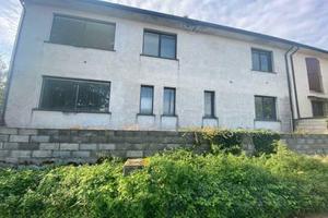 Immobile in asta di 160 m² con più di 5 locali a M