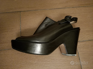 Sandali plateau cinturino neri