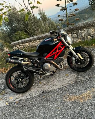 Ducati Monster 796
