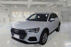 Audi Q3 45 TFSI e S tronic Business