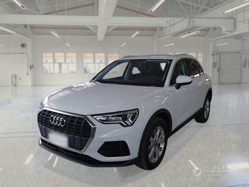 Audi Q3 45 TFSI e S tronic Business