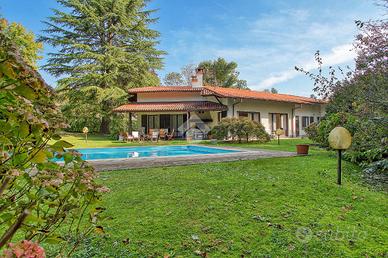 VILLA SINGOLA A LUVINATE