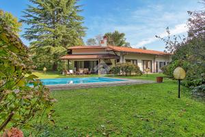 VILLA SINGOLA A LUVINATE