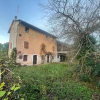 Ampia proprietà con fabbricato da ristrutturare...