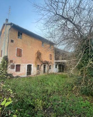 Ampia proprietà con fabbricato da ristrutturare...