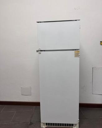 FRIGORIFERO DA INCASSO