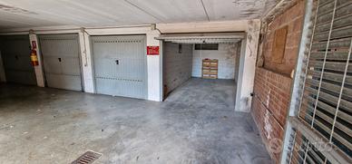 Garage in via Cervino, nel quartiere Torrenova