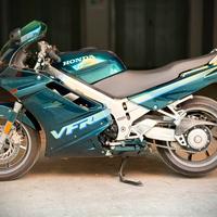 Honda VFR 750 F RC36-1
