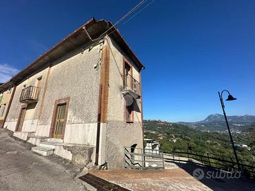 CASA SEMINDIPENDENTE A CAPRIGLIA IRPINA